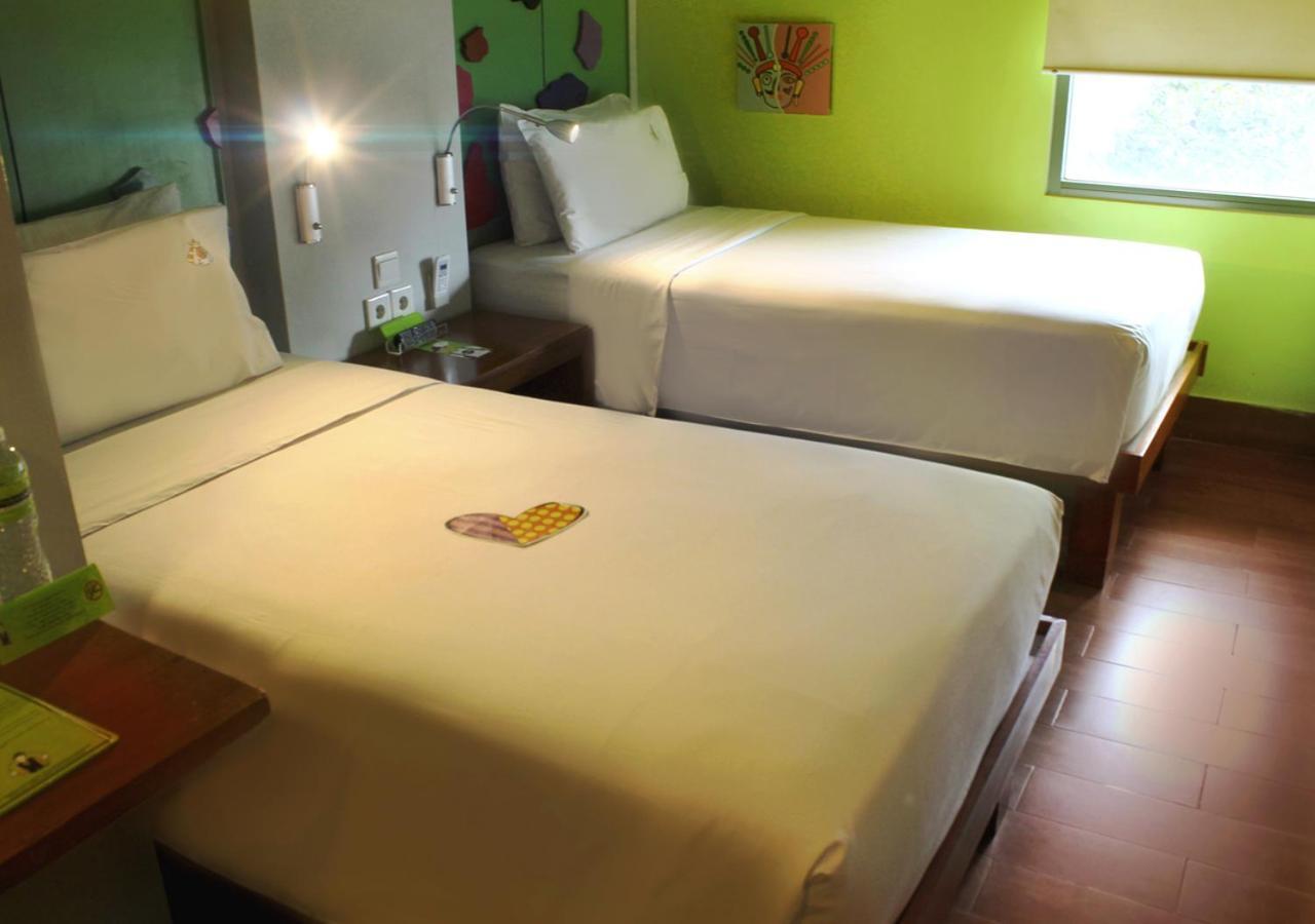 Maxonehotels.Com At Sabang Джакарта Екстер'єр фото